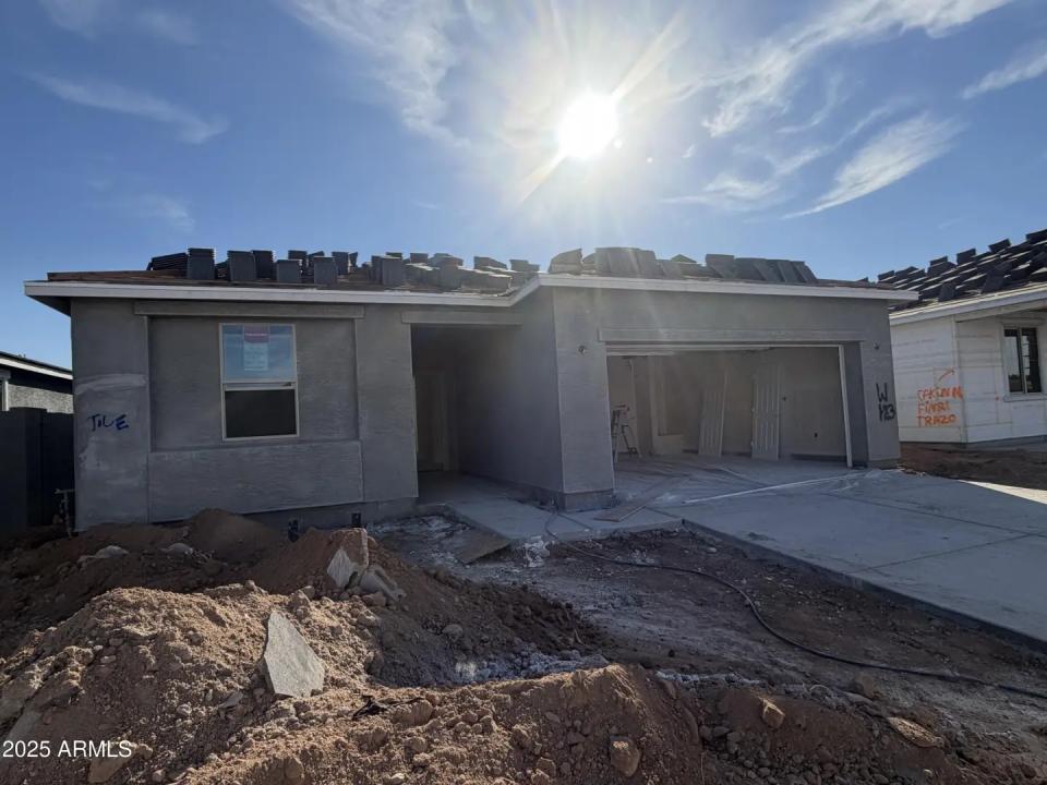 Real Estate Picture 3