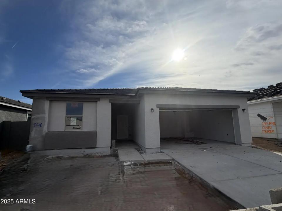 Real Estate Picture 3