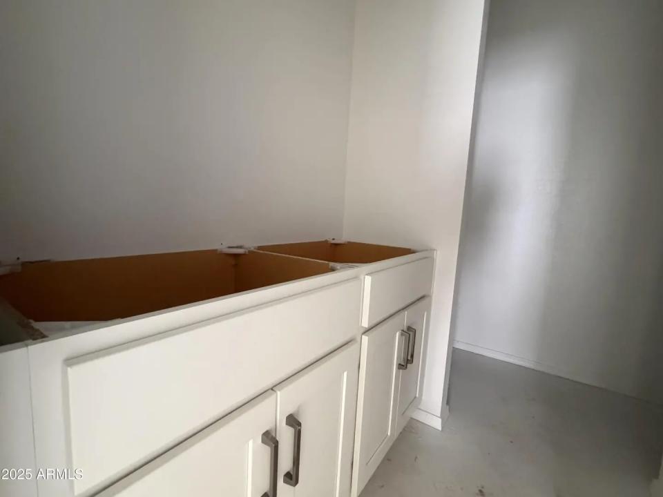 Real Estate Picture 6