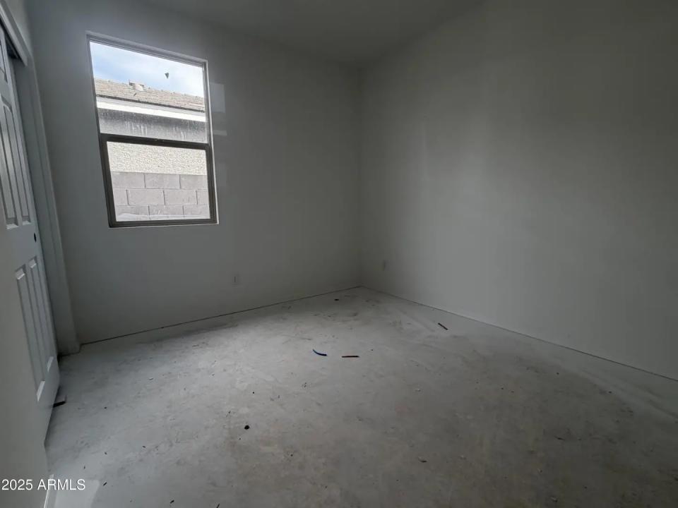 Real Estate Picture 7