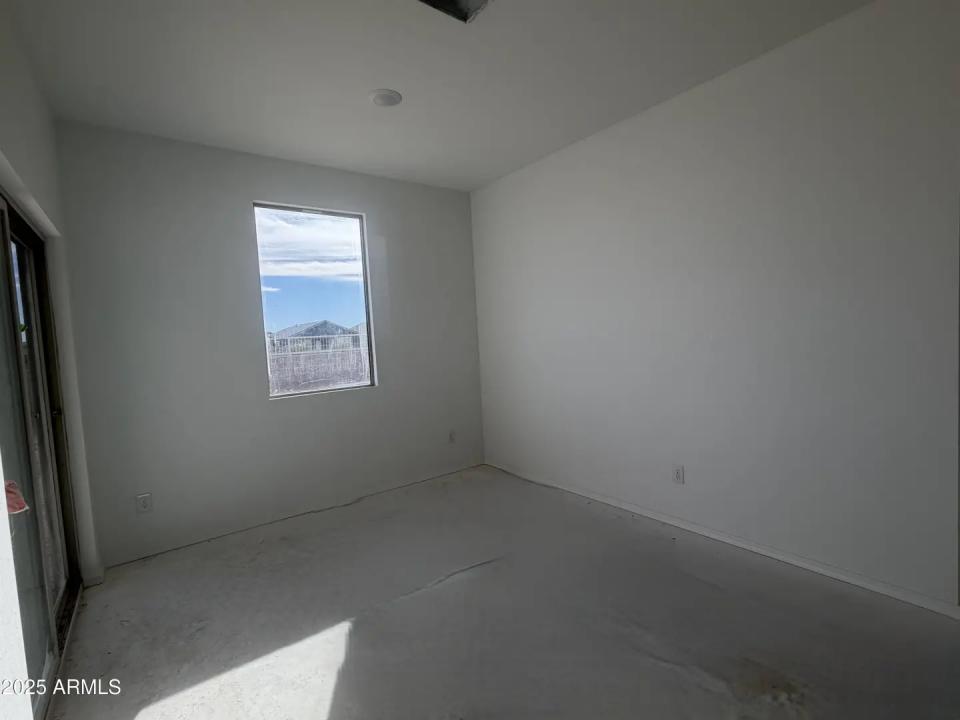 Real Estate Picture 10