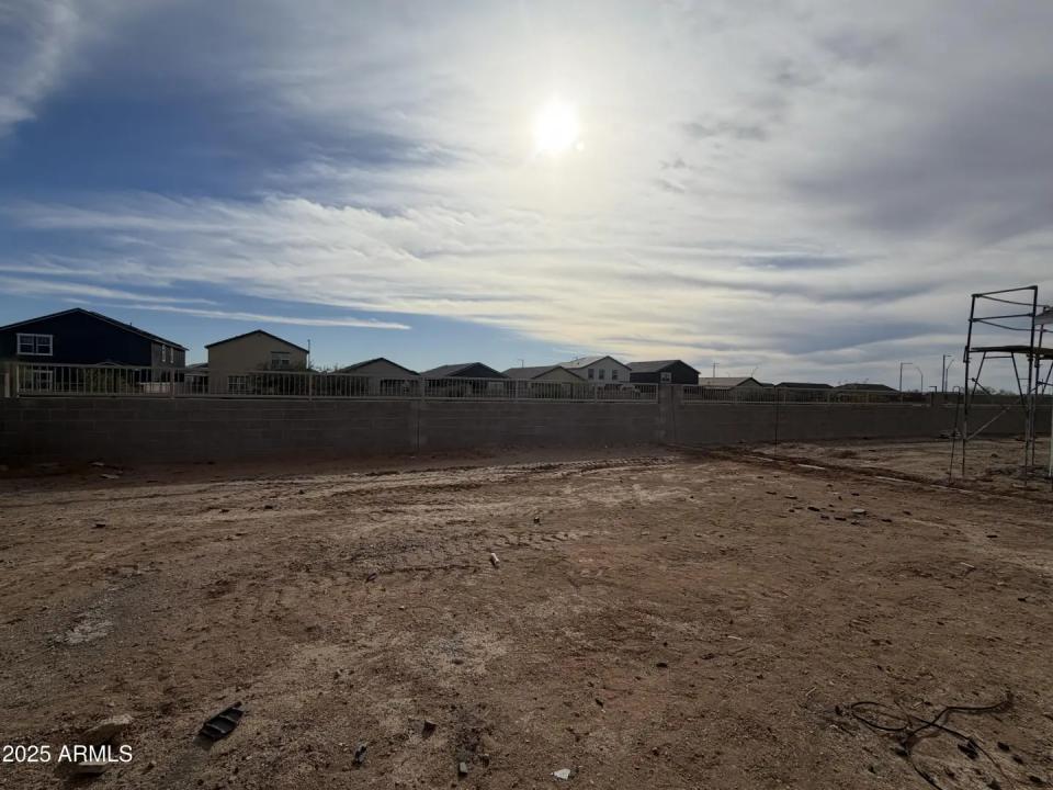 Real Estate Picture 14