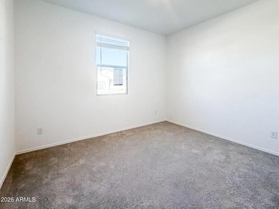 Real Estate Picture 6