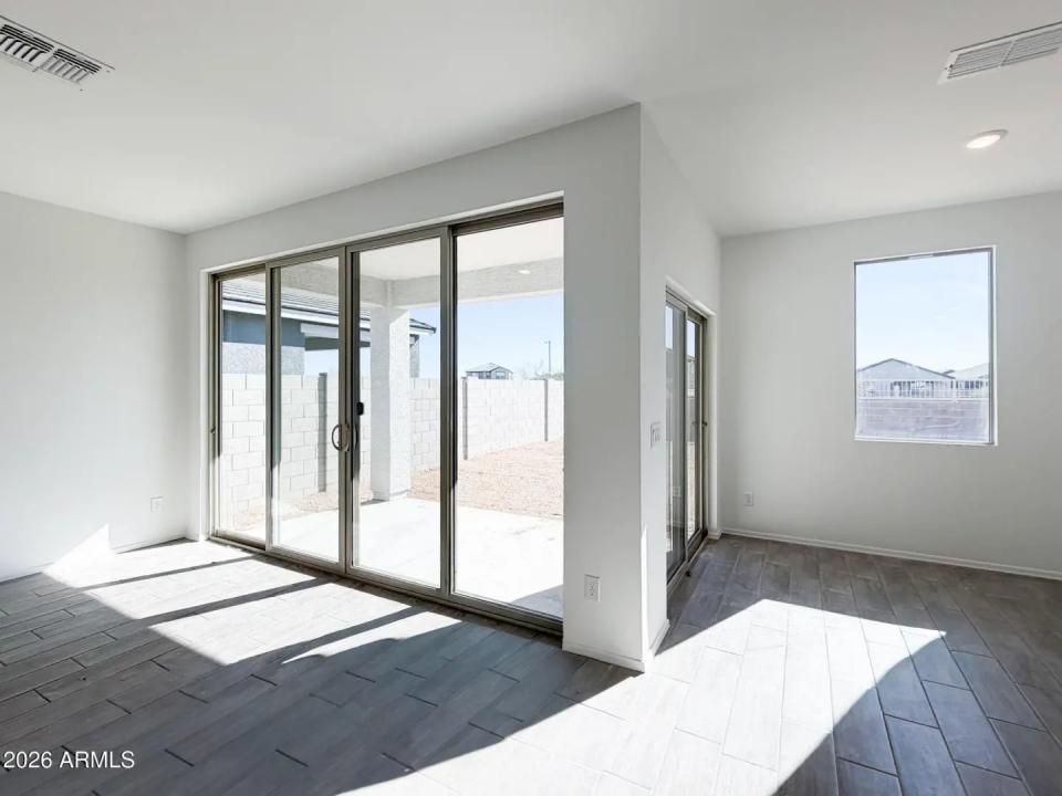 Real Estate Picture 13