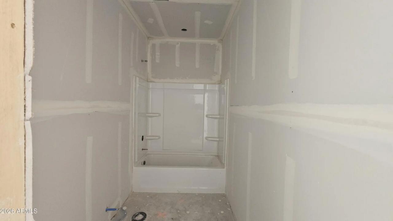 Real Estate Picture 5