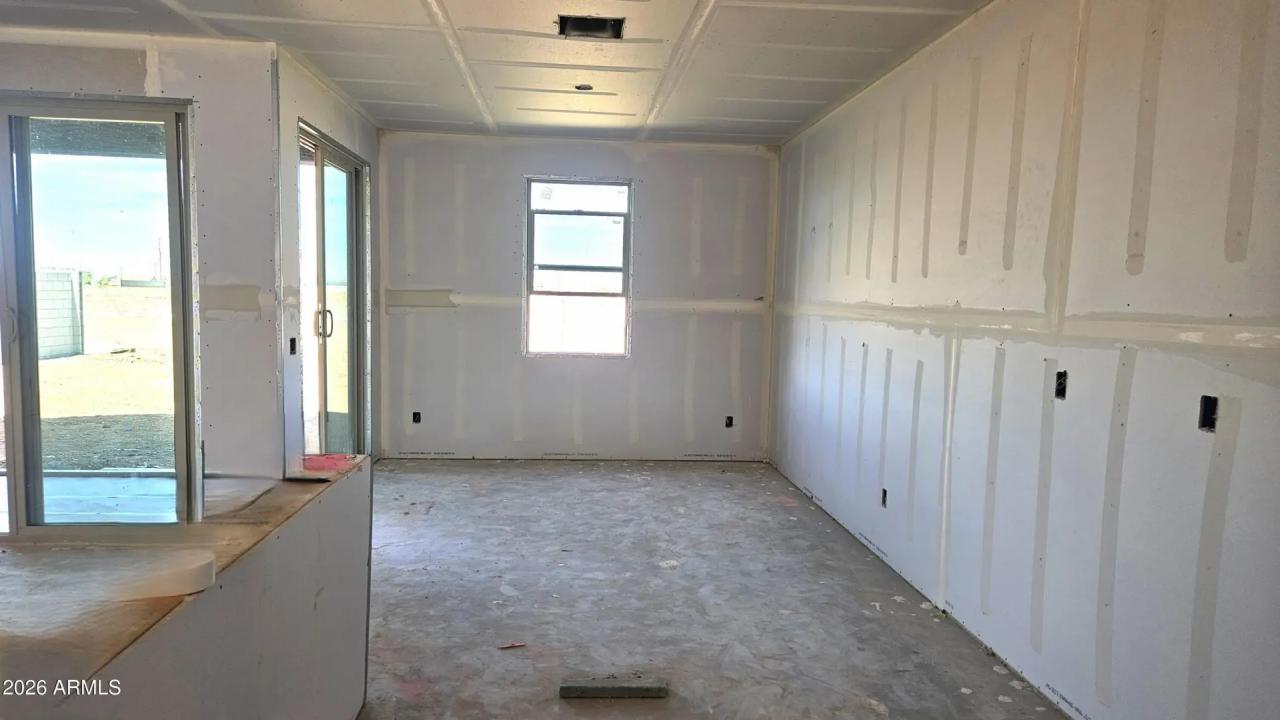 Real Estate Picture 8