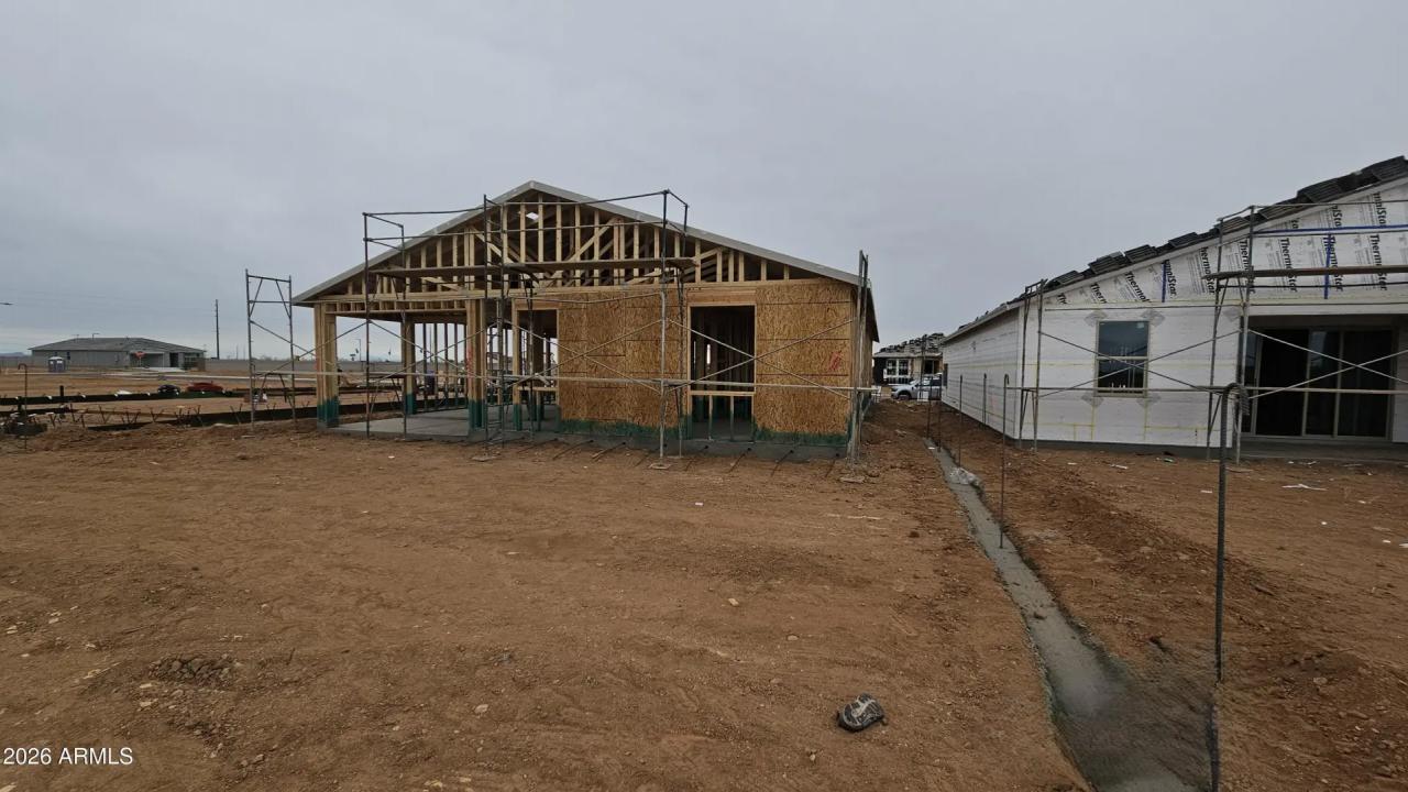 Real Estate Picture 5