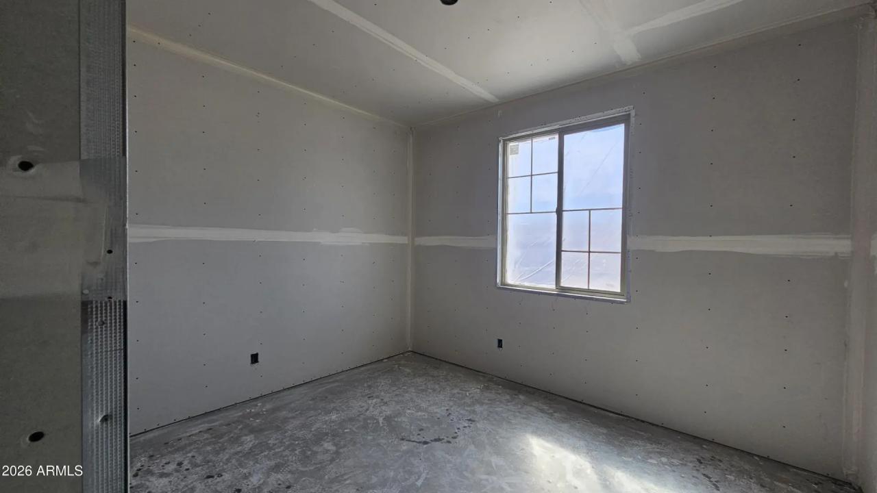 Real Estate Picture 3