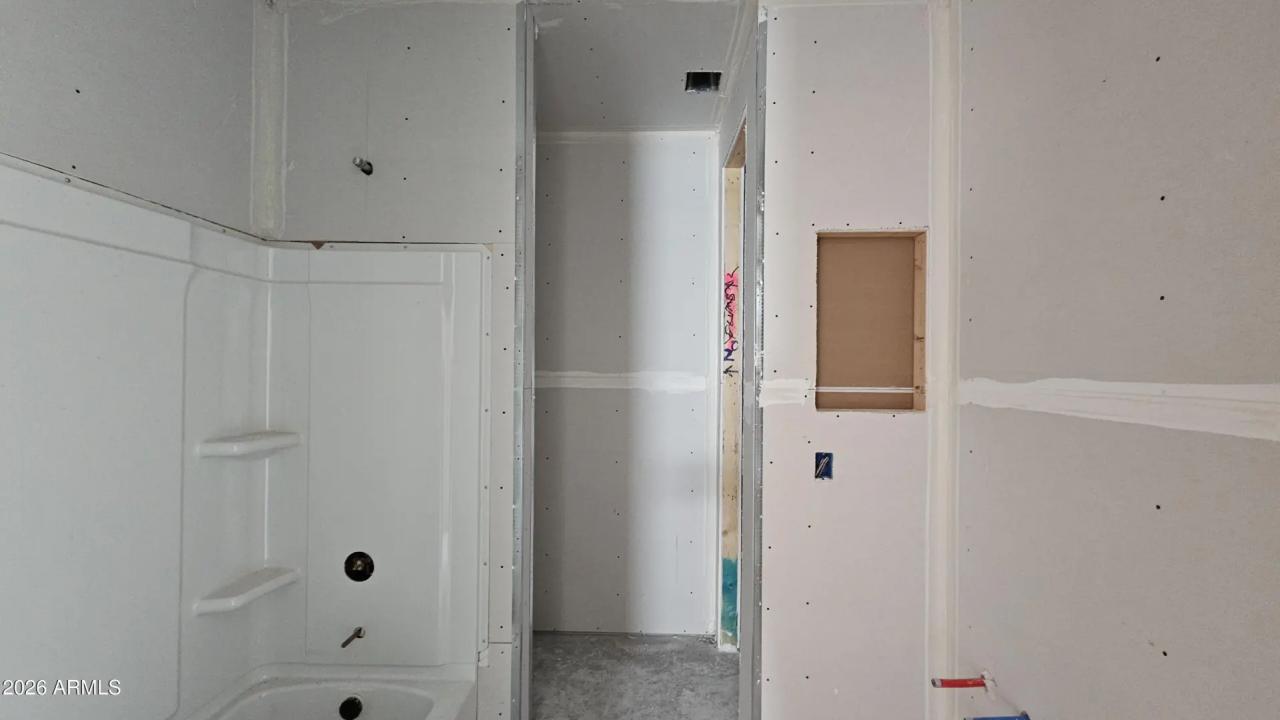 Real Estate Picture 4