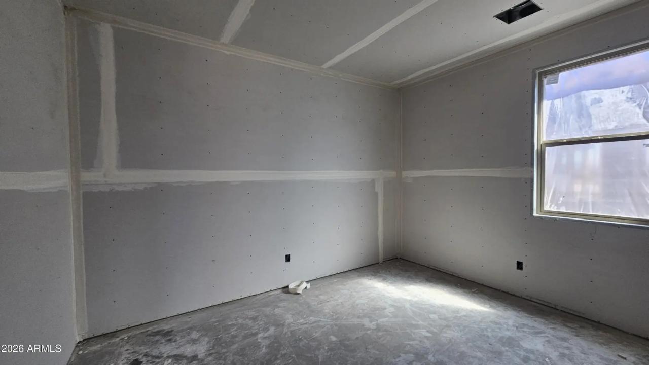 Real Estate Picture 5