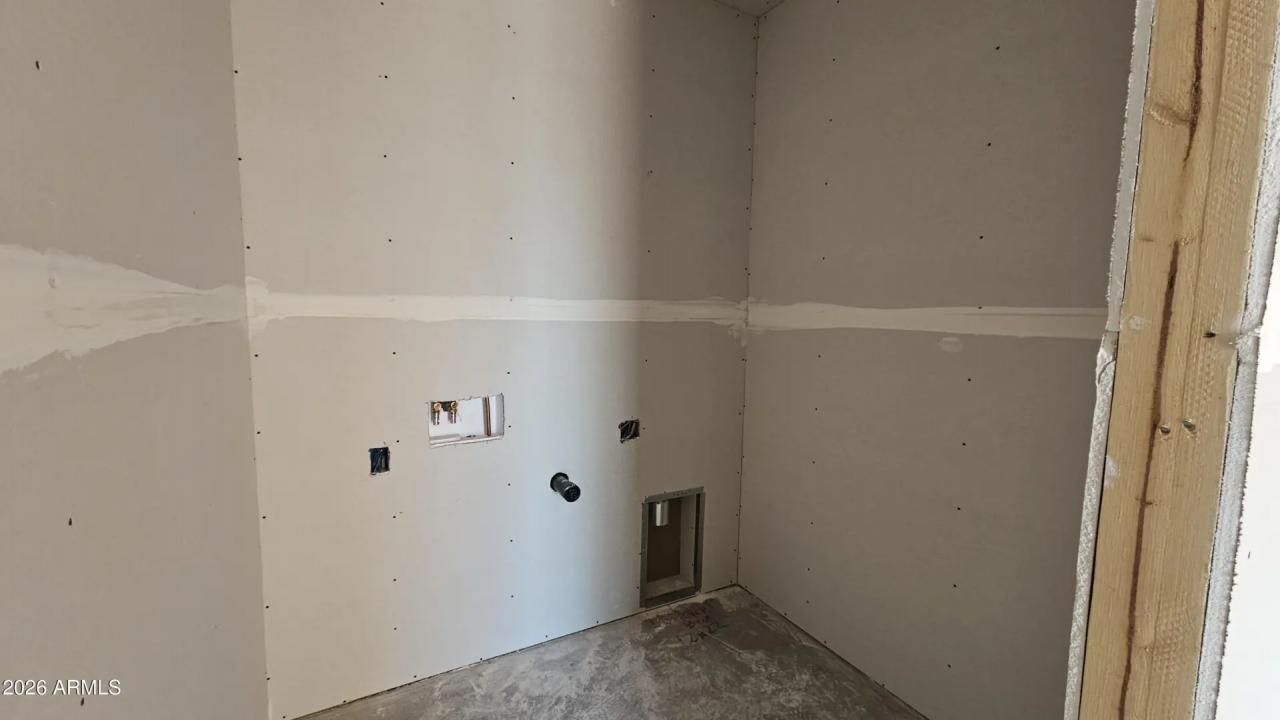 Real Estate Picture 7