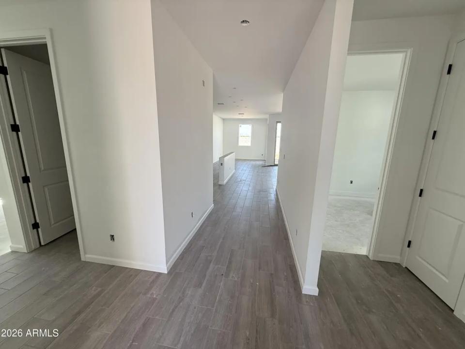 Real Estate Picture 8