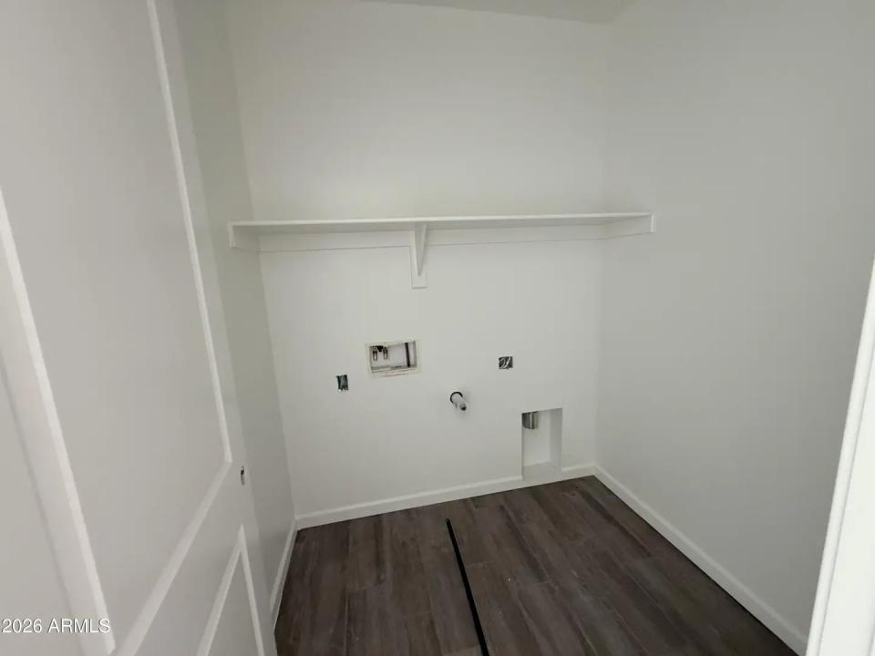 Real Estate Picture 9