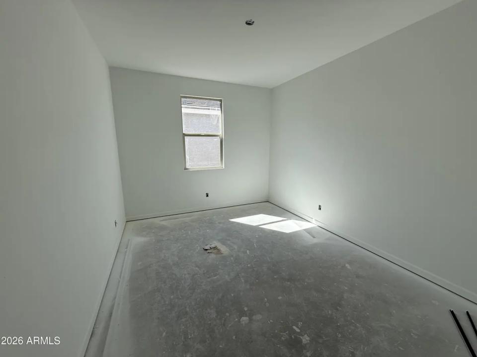 Real Estate Picture 10