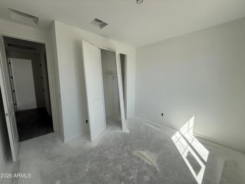 Real Estate Picture 12