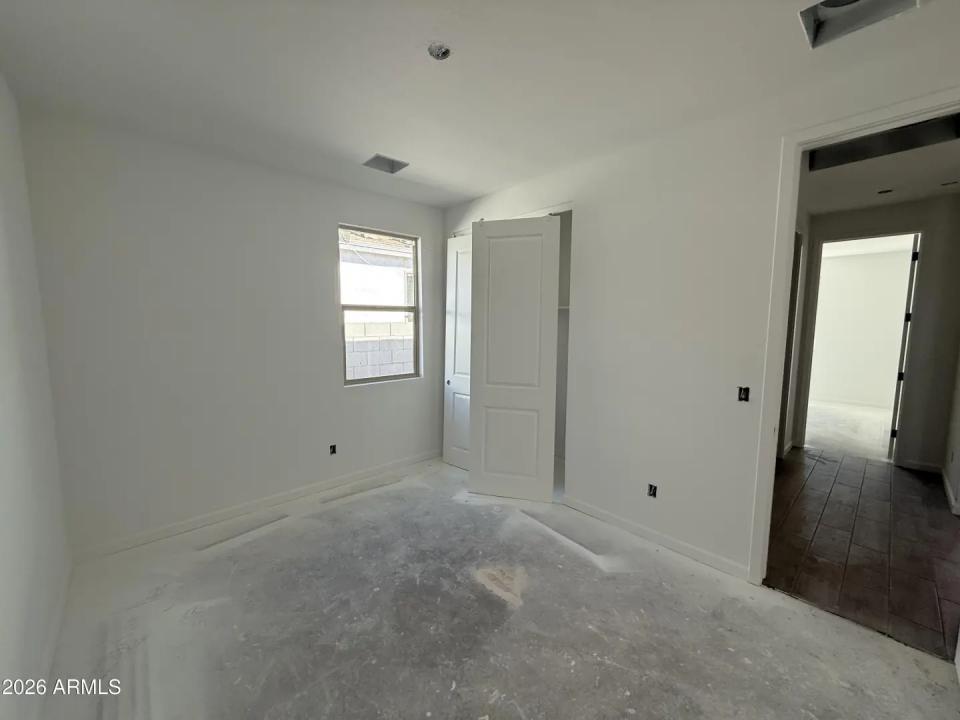 Real Estate Picture 14