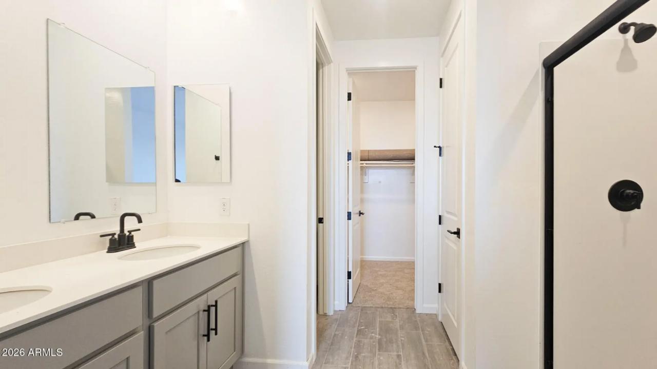 Real Estate Picture 7