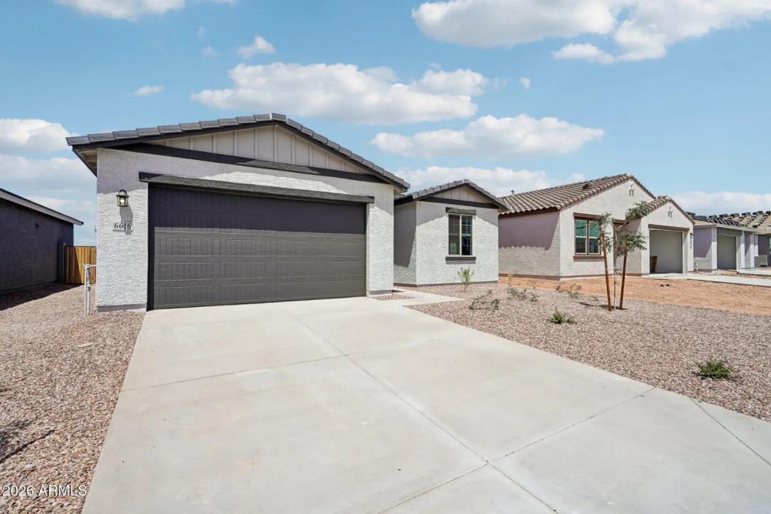 Real Estate Picture 3