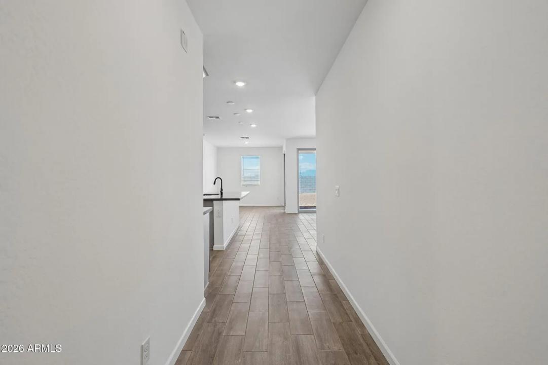 Real Estate Picture 4