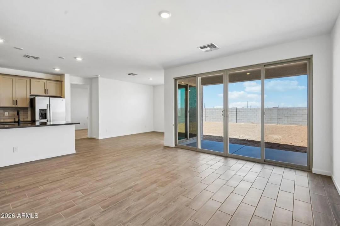 Real Estate Picture 6