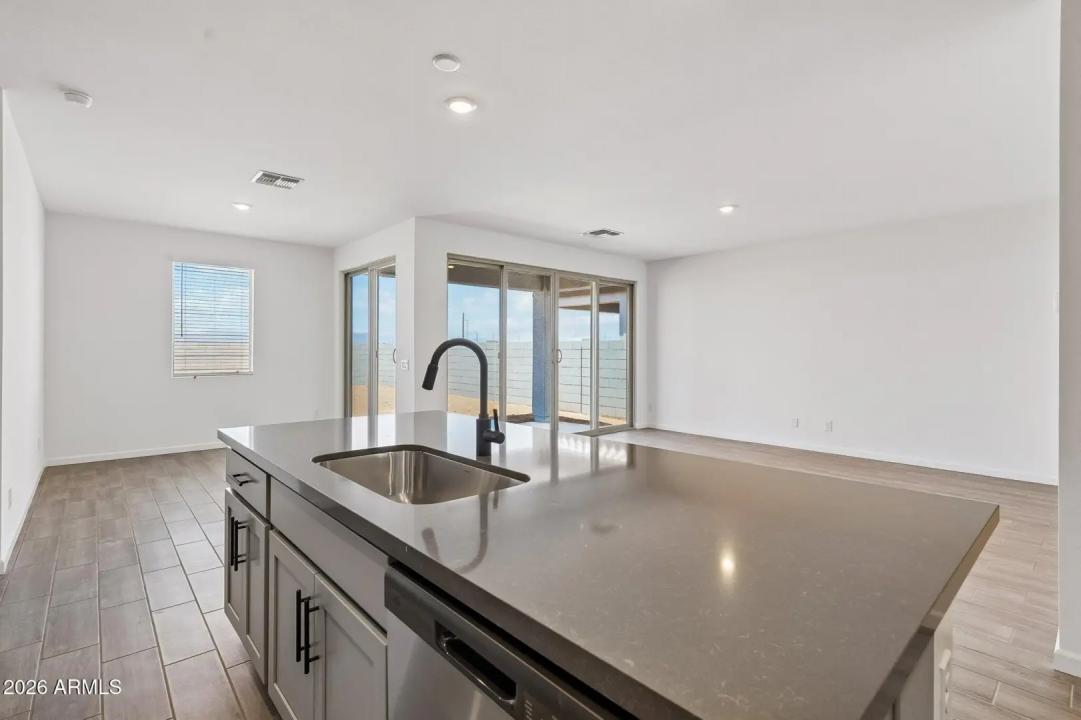 Real Estate Picture 10