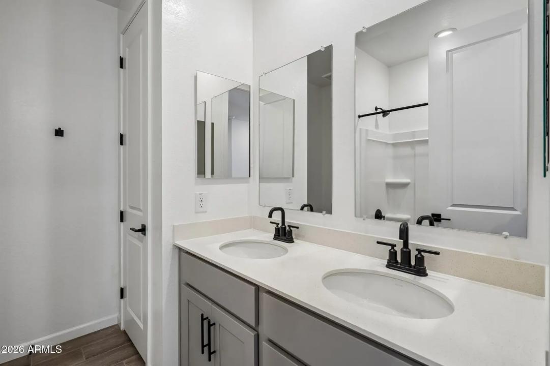Real Estate Picture 19