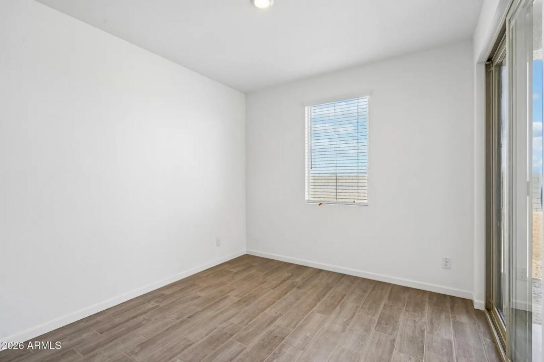 Real Estate Picture 23