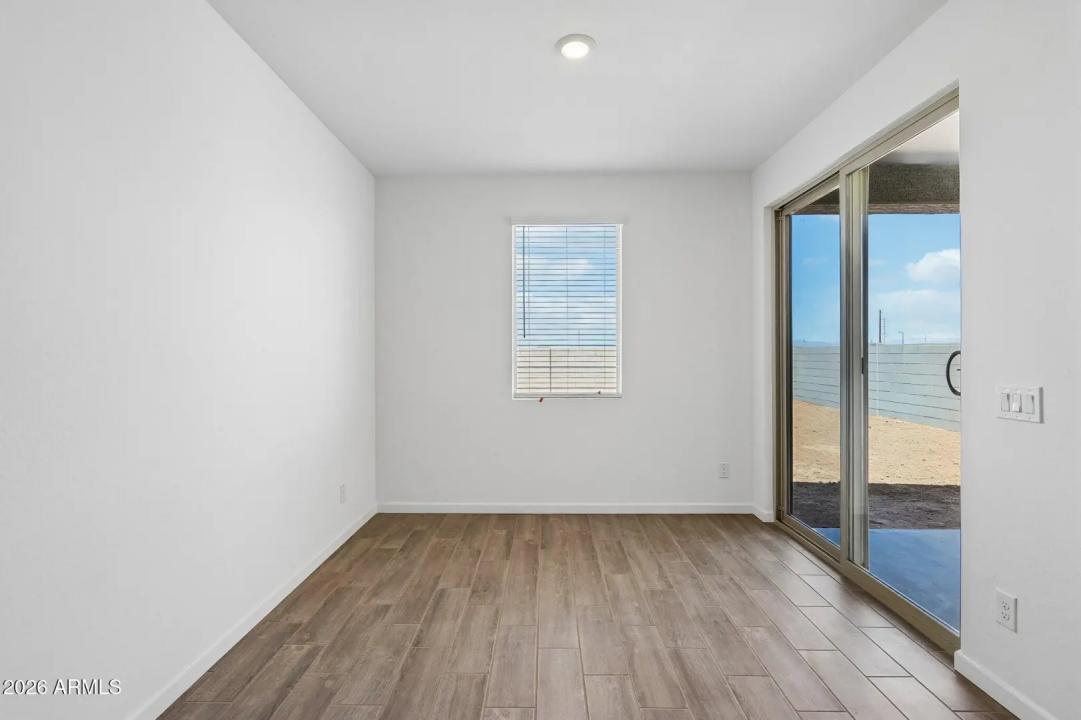 Real Estate Picture 24