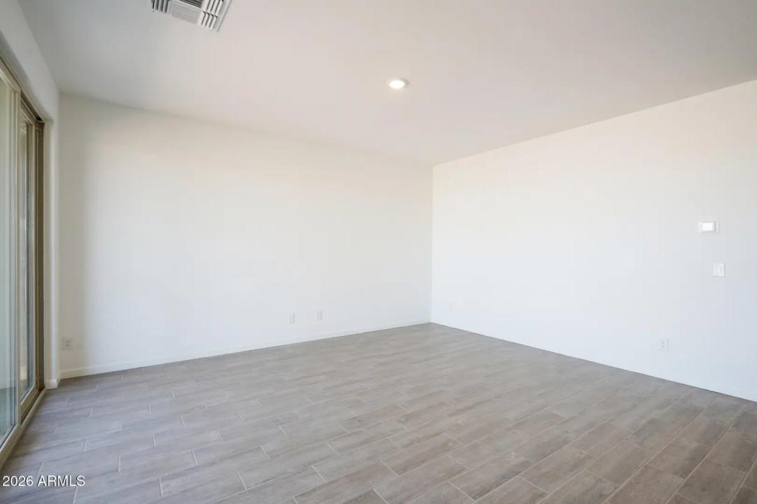 Real Estate Picture 25