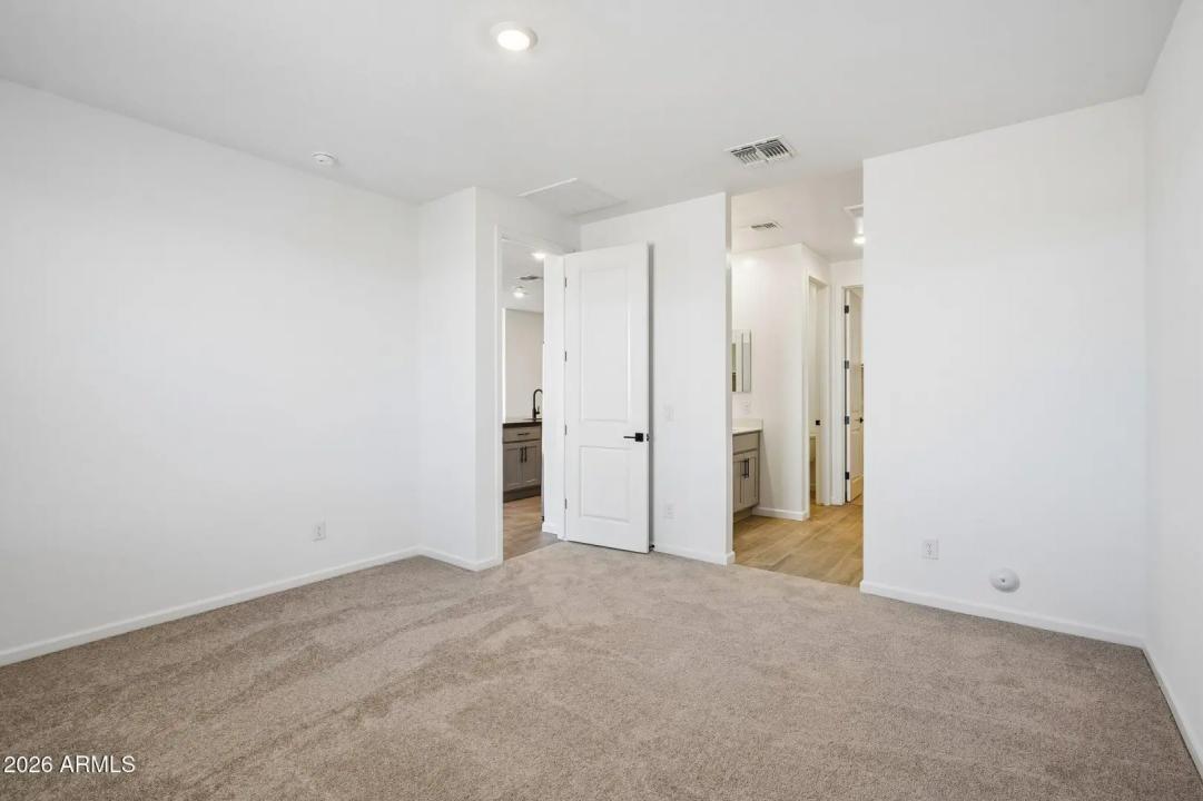 Real Estate Picture 29