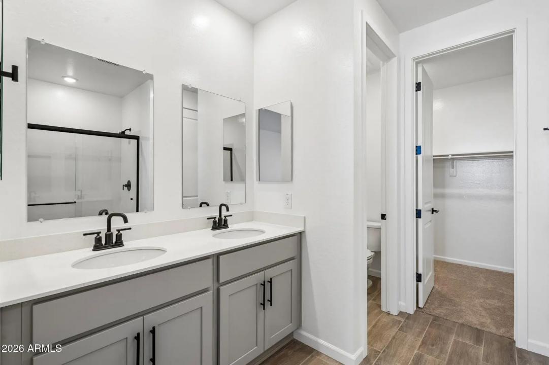 Real Estate Picture 30