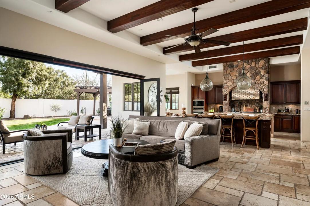 Real Estate Picture 8