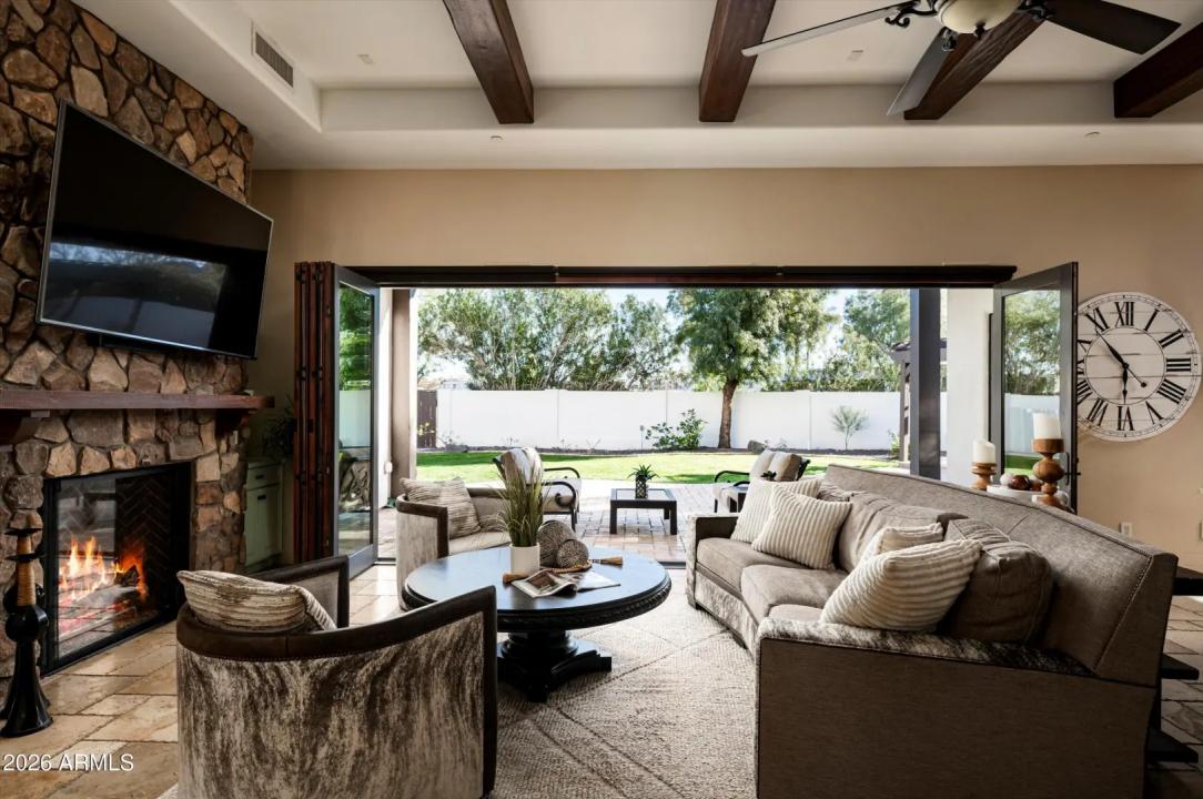 Real Estate Picture 9