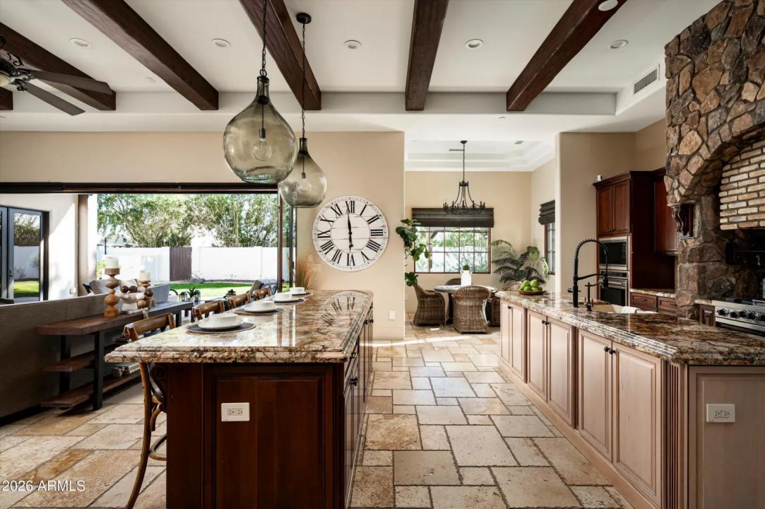 Real Estate Picture 11