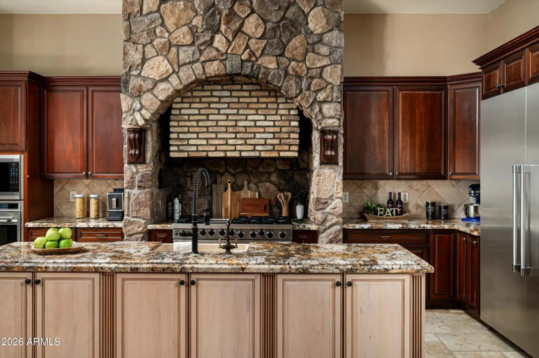 Real Estate Picture 13