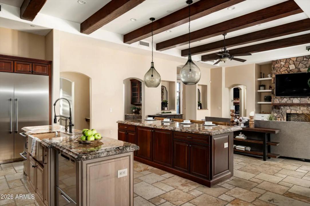 Real Estate Picture 15