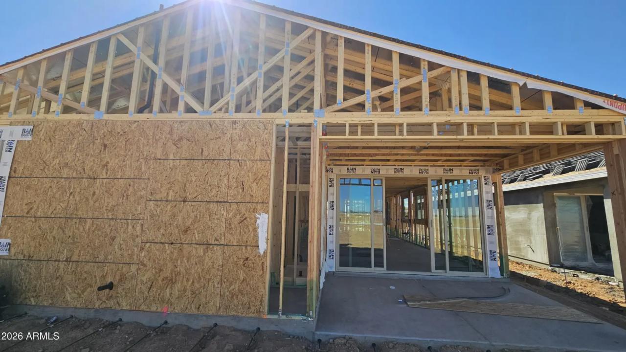 Real Estate Picture 4