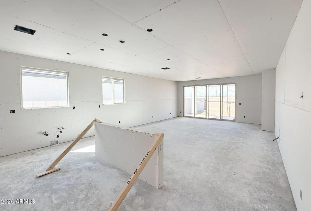 Real Estate Picture 3