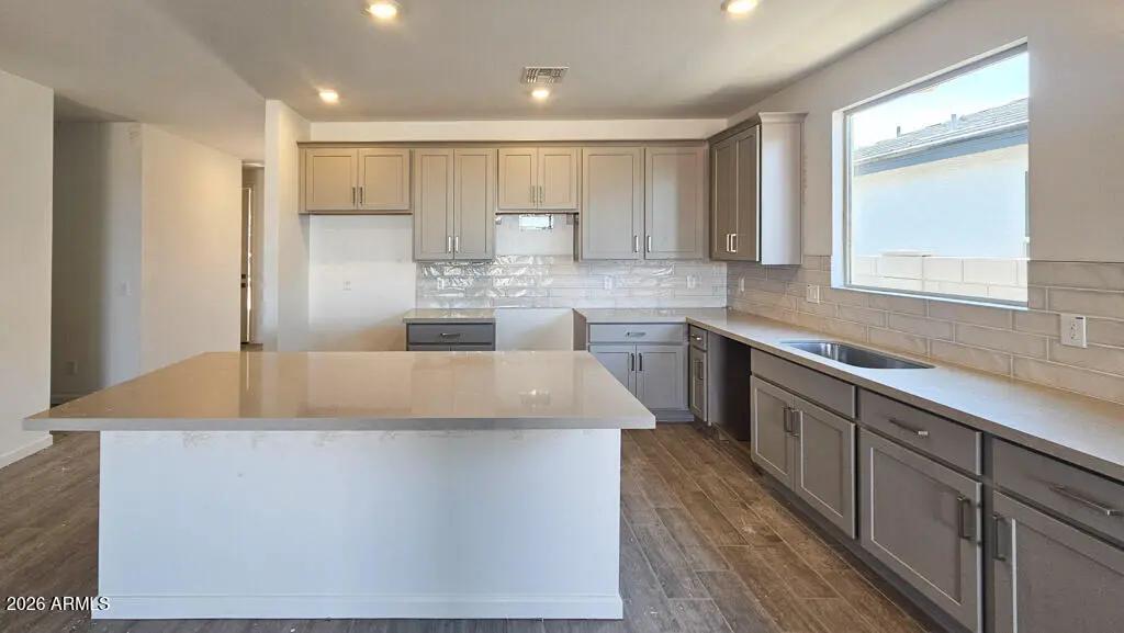 Real Estate Picture 3