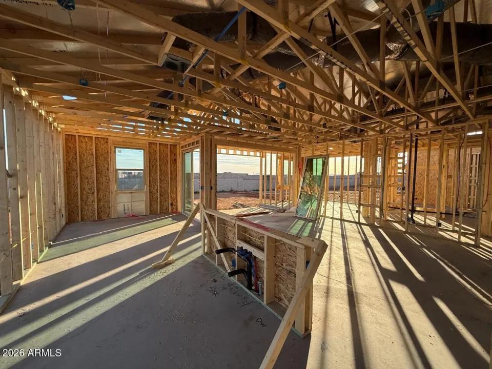 Real Estate Picture 4