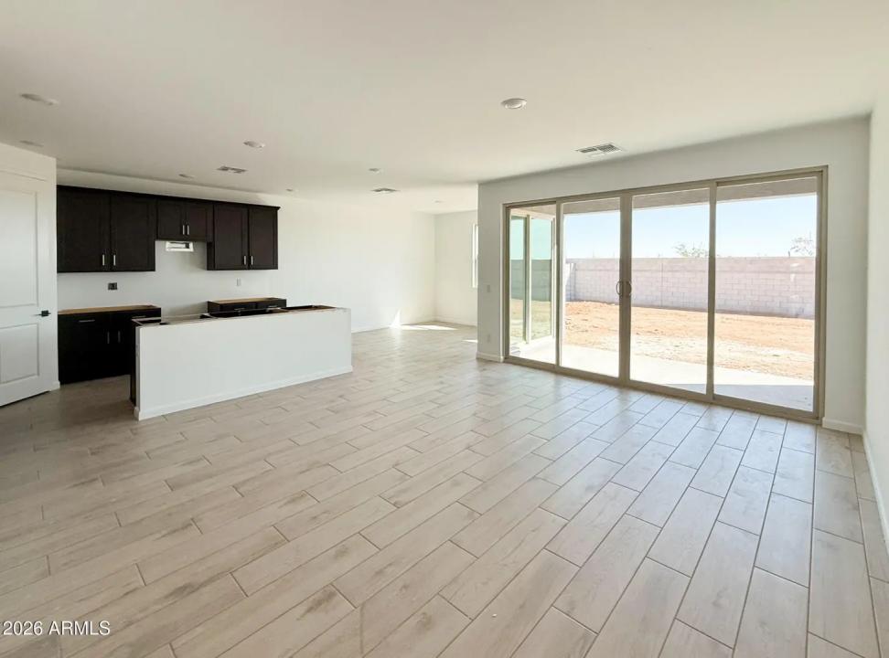 Real Estate Picture 3