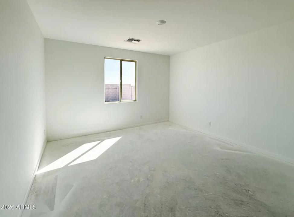 Real Estate Picture 5