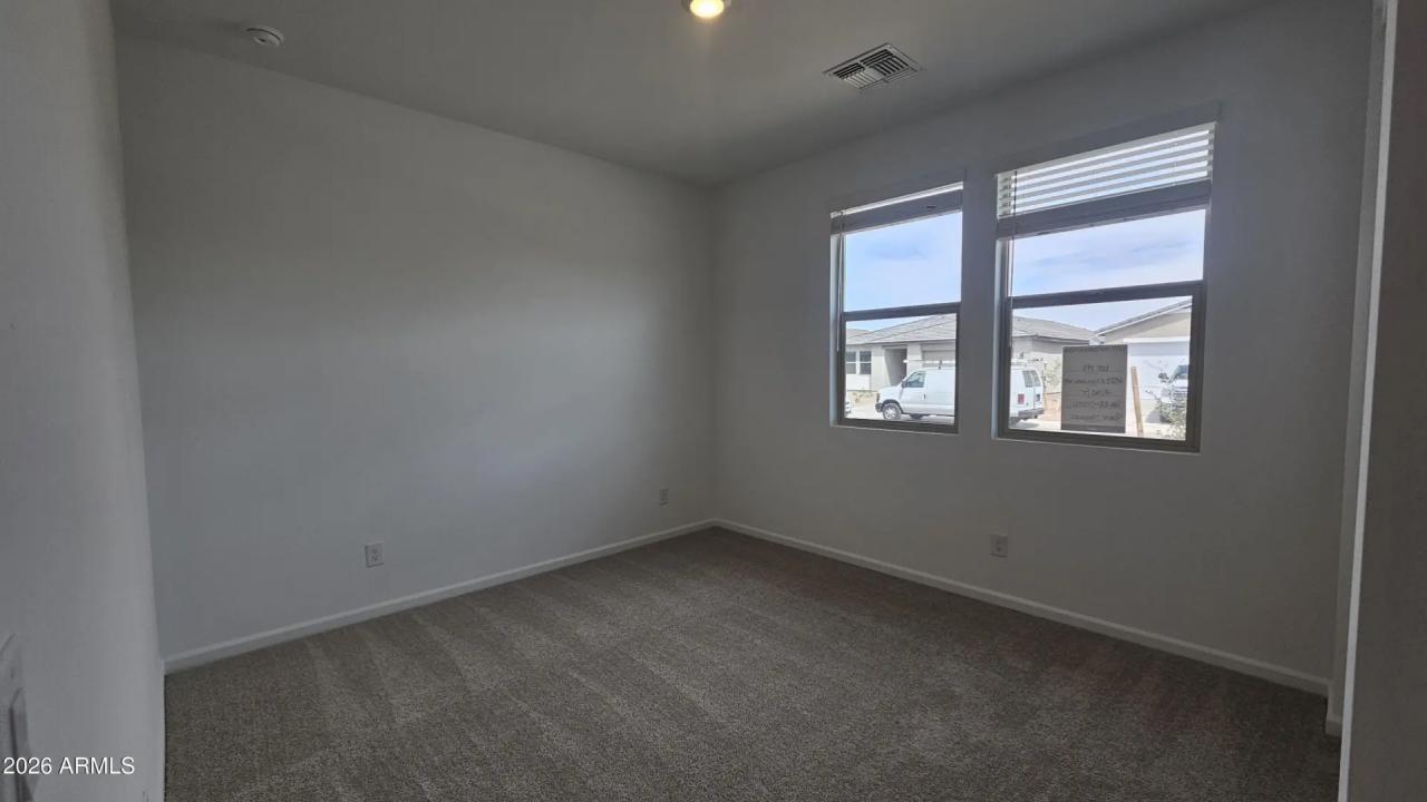 Real Estate Picture 5