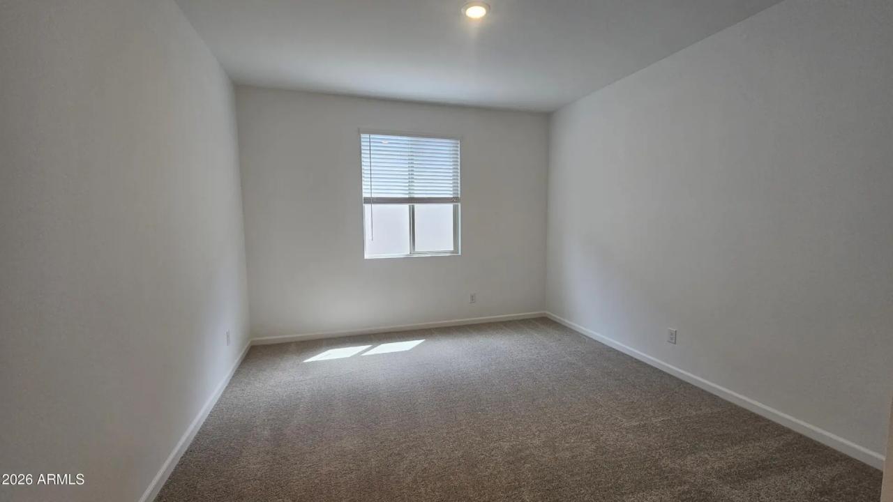 Real Estate Picture 8