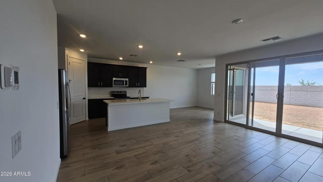 Real Estate Picture 10