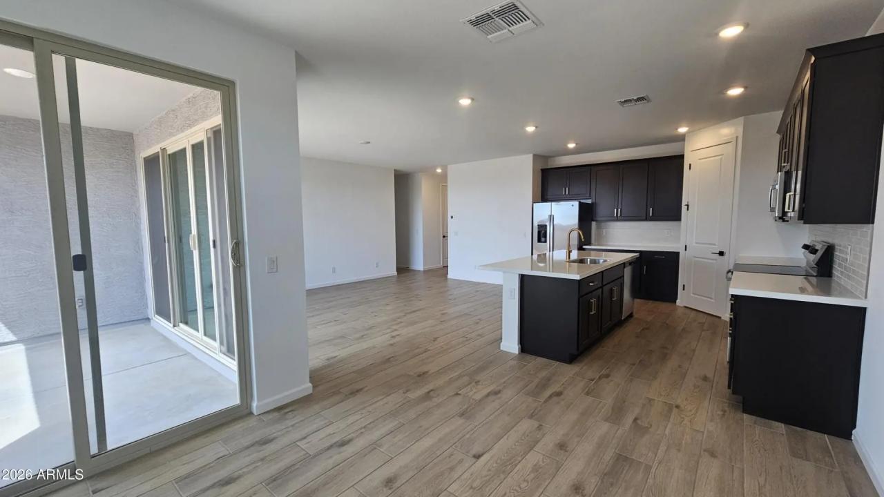 Real Estate Picture 11