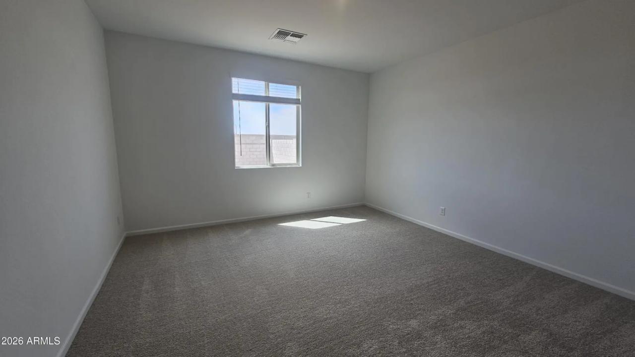 Real Estate Picture 12