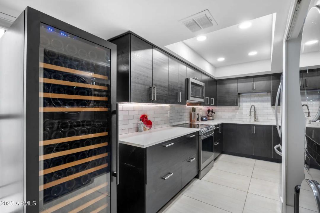 Real Estate Picture 17