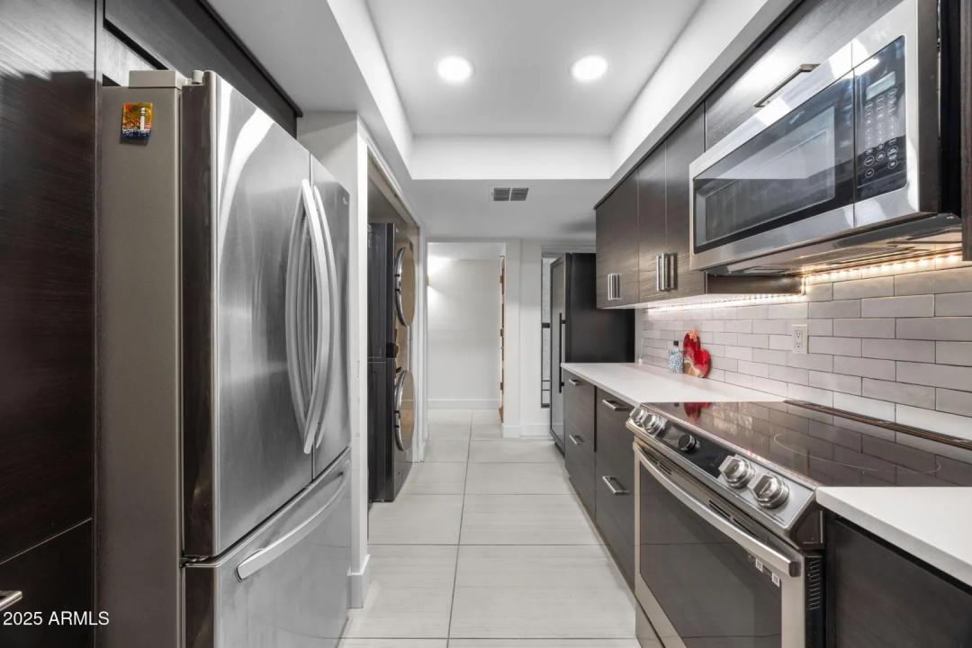 Real Estate Picture 14