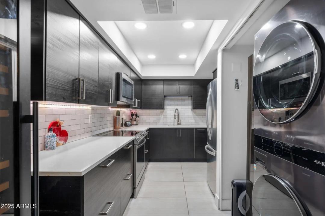 Real Estate Picture 16